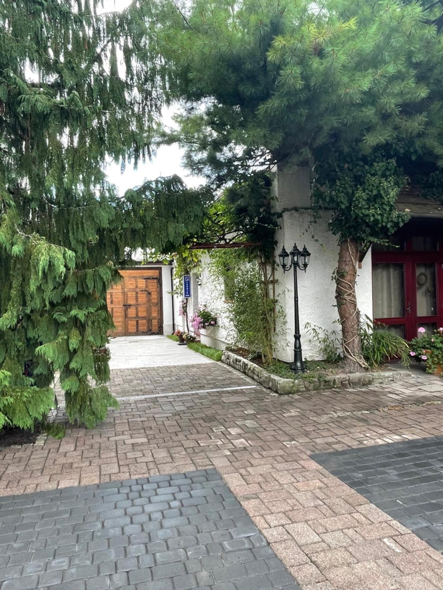 Pokoje Do Wynajecia Nowogrodziec Exterior foto